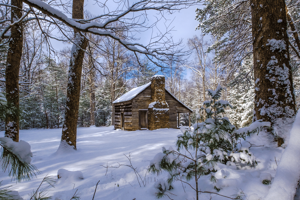 Cades Cove cabin in the winter