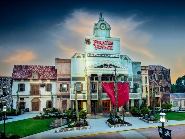Pirates Voyage Dinner & Show Celebrates 15 years in Myrtle Beach