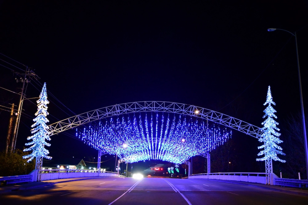 light display during Pigeon Forge Winterfest