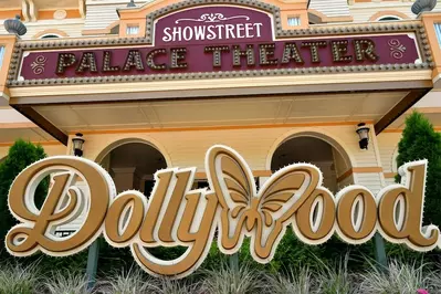 Dollywood sign at Showstreet Palace Theater